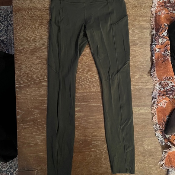 Lululemon Leggings - like new - Picture 1 of 2